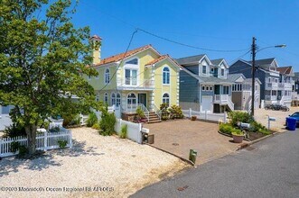 446 Eisenhower Ave in Seaside Heights, NJ - Foto de edificio - Building Photo