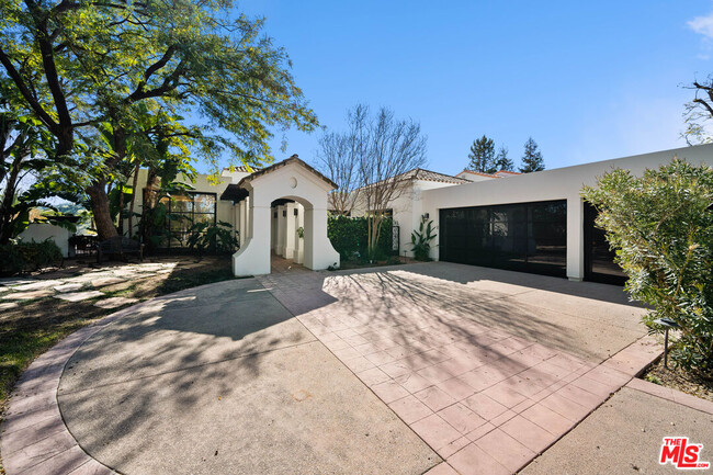 23318 Park Colombo in Calabasas, CA - Building Photo - Building Photo