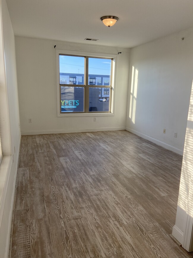 925 Ingleside Ave, Unit 301 in Columbus, OH - Building Photo - Building Photo
