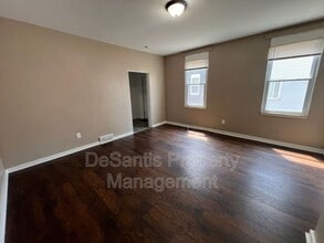 1104 Brabec St in Pittsburgh, PA - Building Photo - Building Photo