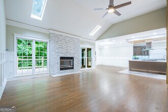 3924 Ashford Dunwoody Rd NE in Atlanta, GA - Building Photo - Building Photo
