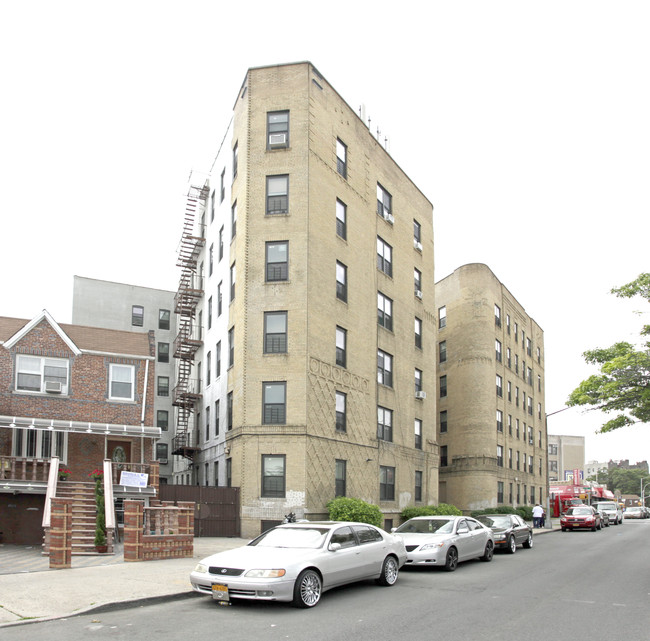 Kings Court Apartments in Brooklyn, NY - Foto de edificio - Building Photo