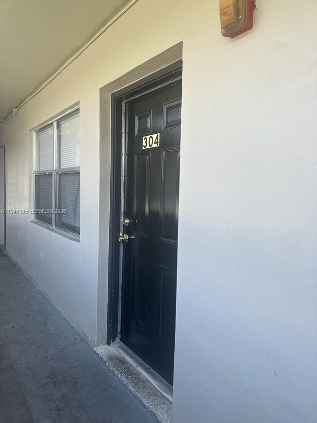 1545 NW 8th Ave in Miami, FL - Building Photo - Building Photo