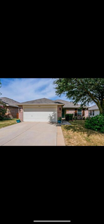 1104 Mustang Ridge Dr in Haslet, TX - Building Photo