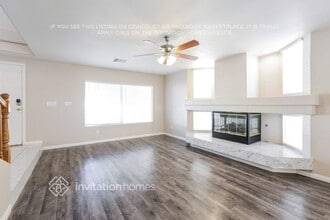 8637 W Gilmore Ave in Las Vegas, NV - Foto de edificio - Building Photo