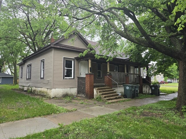 property at 208 Clay St