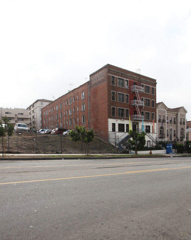 500 S Westlake Ave in Los Angeles, CA - Foto de edificio - Building Photo