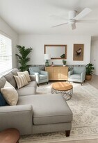 526 Eastwind Dr in North Palm Beach, FL - Building Photo