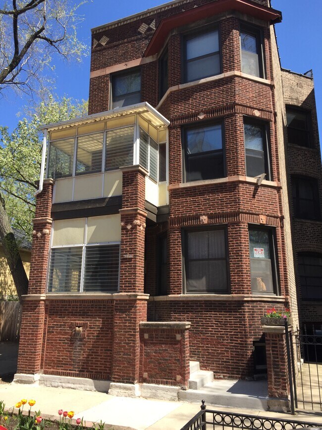 property at 3253 N Kenmore Ave