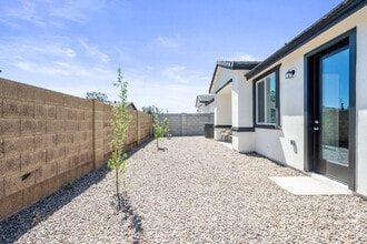 6606 W Paradise Ln in Glendale, AZ - Foto de edificio - Building Photo