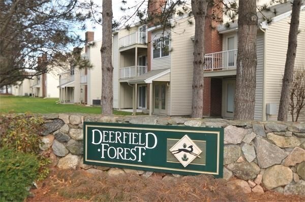 18 Walden Dr, Unit #8 in Natick, MA - Foto de edificio - Building Photo