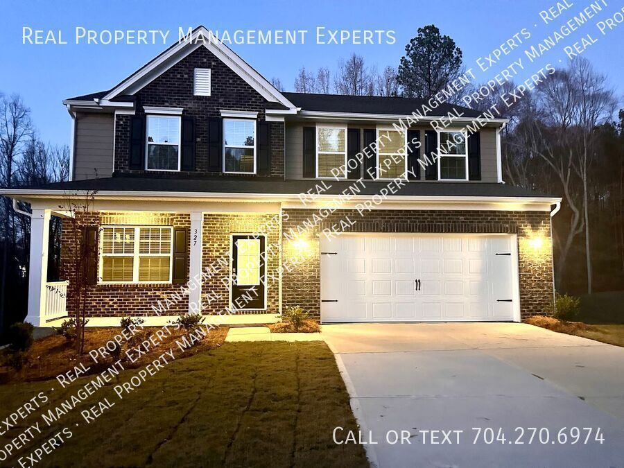 327 Hamptons Cove Rd in Troutman, NC - Foto de edificio