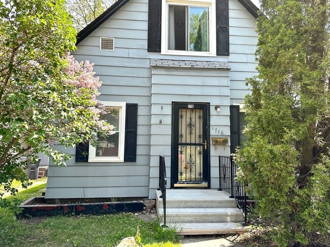 property at 1716 Cumming Ave