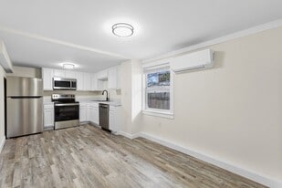 407 Sarah St in San Marcos, TX - Building Photo