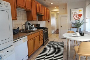 21 Lambert St, Unit 3L in Cambridge, MA - Building Photo