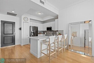 350 SE 2nd St in Fort Lauderdale, FL - Building Photo - Building Photo