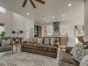 103 Granite Ridge Cir in Medicine Park, OK - Building Photo - Building Photo