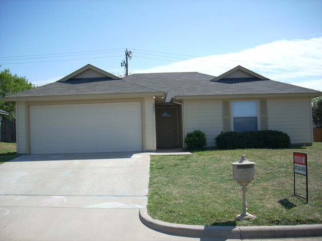 property at 4021 Devonaire Dr