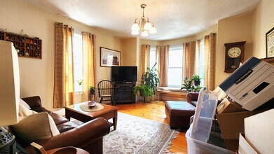 8 Fay St, Unit 2 in Westborough, MA - Building Photo - Building Photo