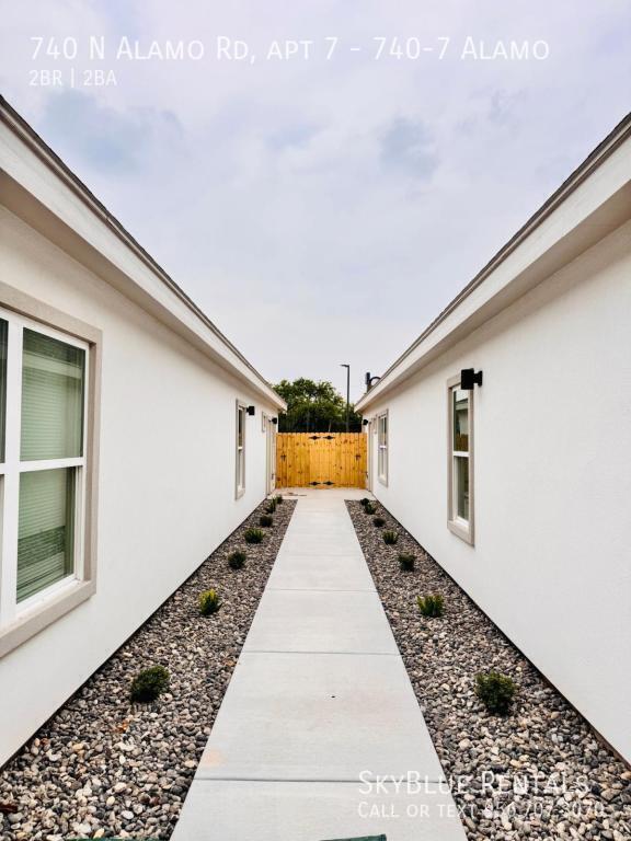 property at 740 N Alamo Rd