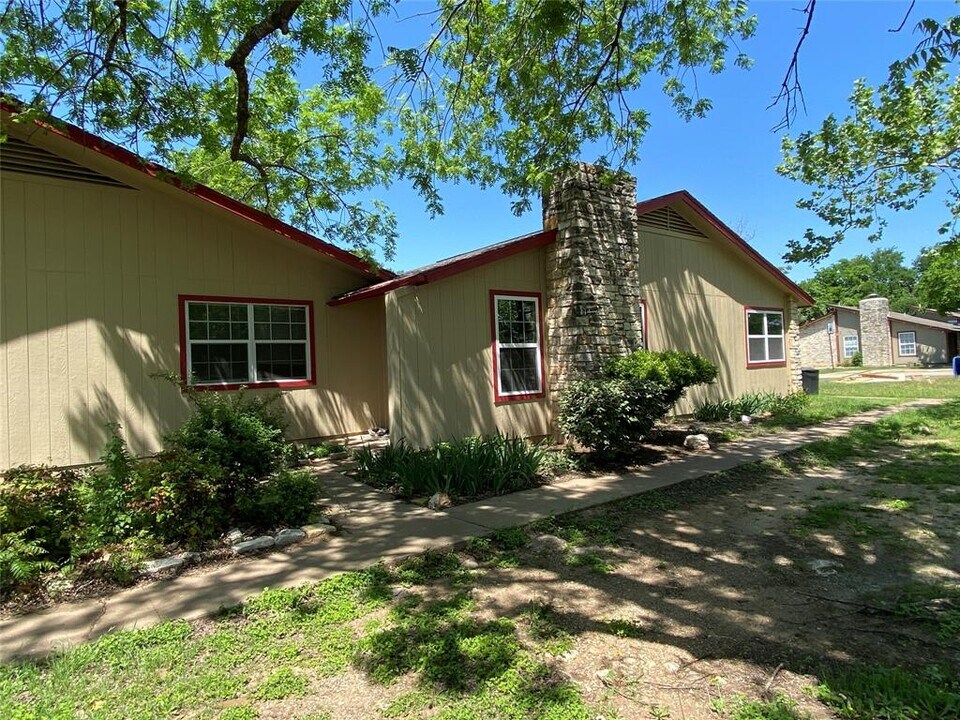 10307 Burmaster Ln in Austin, TX - Building Photo