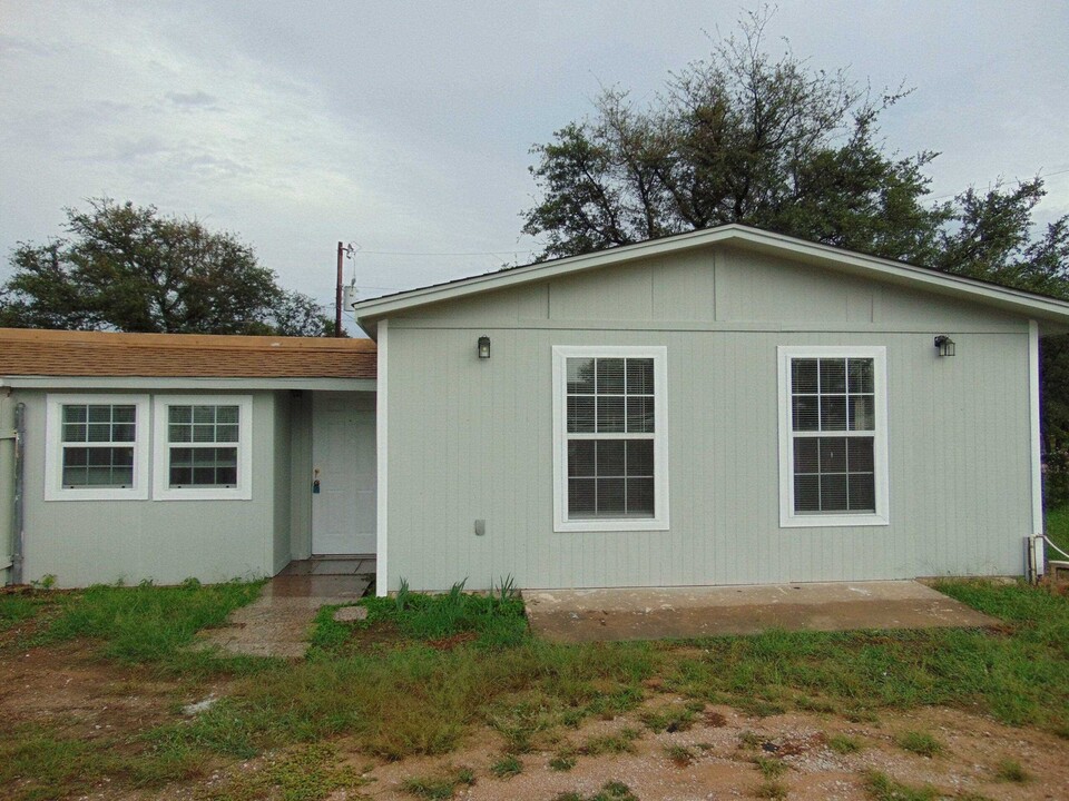 4314 Skyline Dr in Kingsland, TX - Building Photo