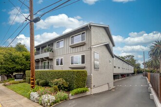 Merrilee Terrace Apartments in Palo Alto, CA - Foto de edificio - Building Photo