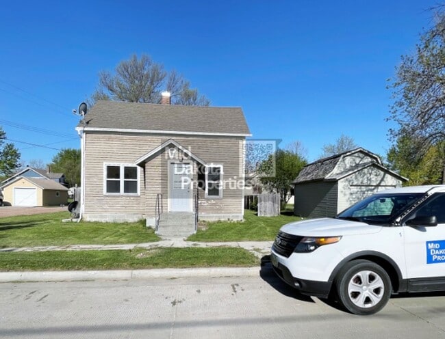 property at 403 S 1st St