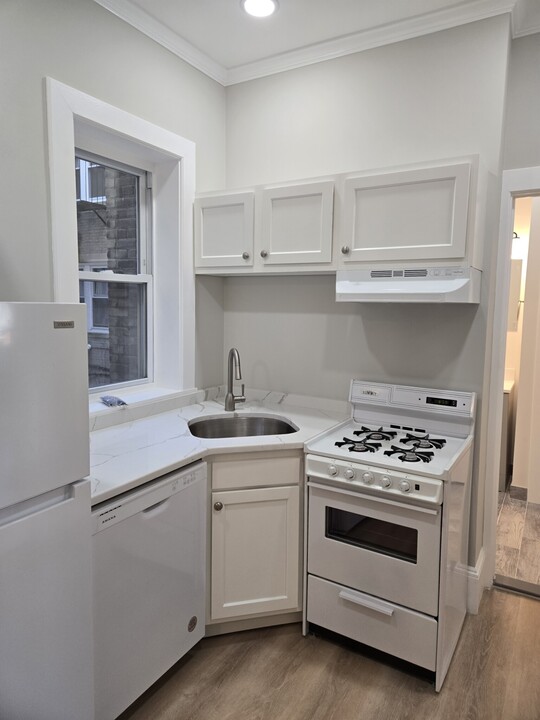 1186 Commonwealth Ave, Unit 1 in Boston, MA - Building Photo