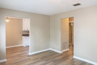 733 Pointe Ct in Tallahassee, FL - Building Photo - Building Photo