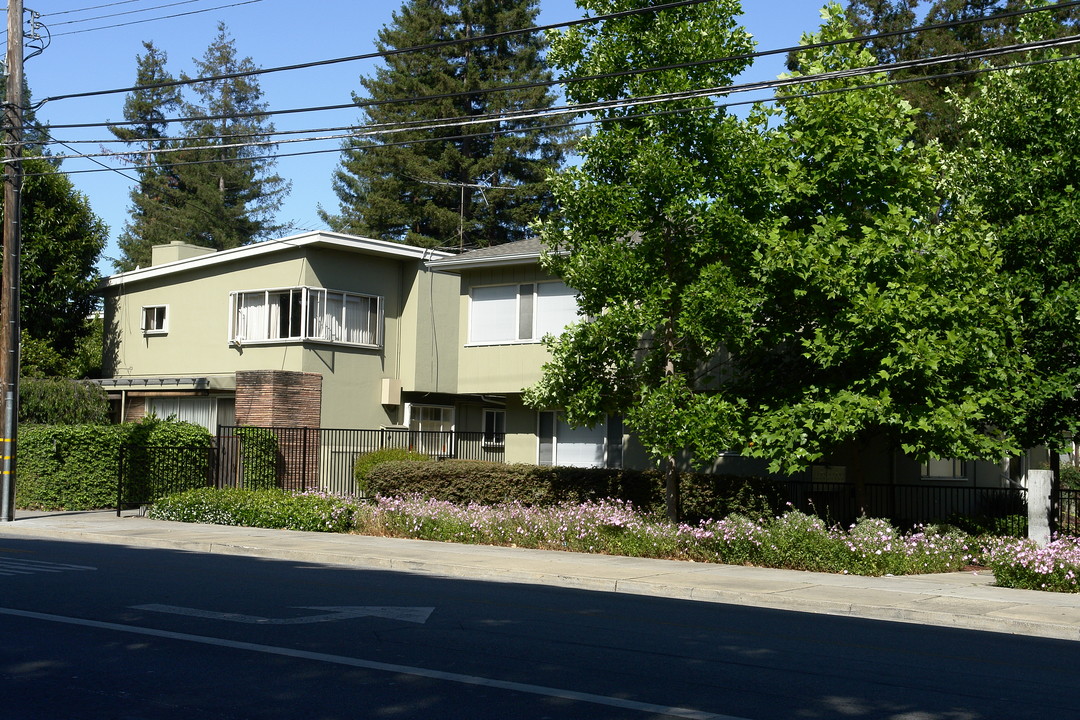 430 Ravenswood Ave in Menlo Park, CA - Building Photo