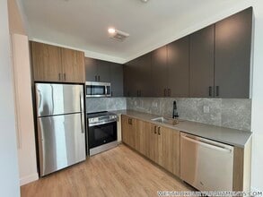 199 Gardner St in Boston, MA - Foto de edificio - Building Photo