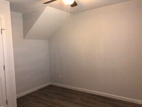 3211 Utah Ave in Dickinson, TX - Foto de edificio - Building Photo