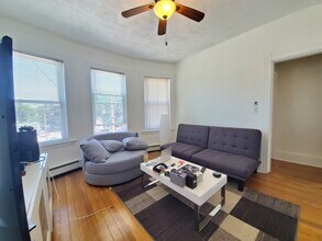 22 Belmont St, Unit 3 in Watertown, MA - Building Photo - Building Photo