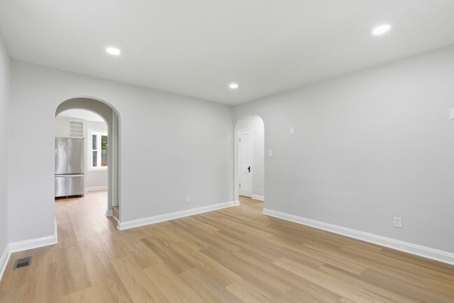 3133 Willoughby Rd in Parkville, MD - Building Photo - Building Photo