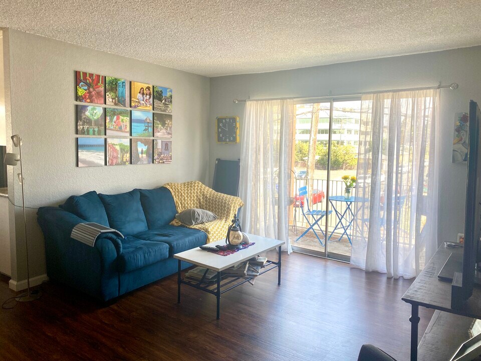 4560 Maple Ave, Unit Westwood Villages Unit 23 in La Mesa, CA - Building Photo