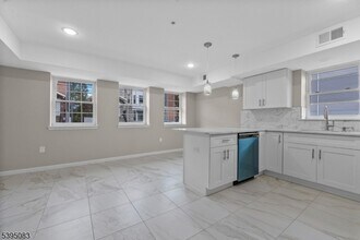 24 Garibaldi Ave in Newark, NJ - Building Photo - Building Photo