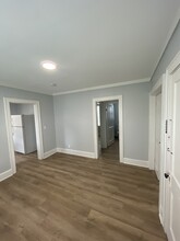5538 Montgomery Rd, Unit 1 in Cincinnati, OH - Foto de edificio - Building Photo