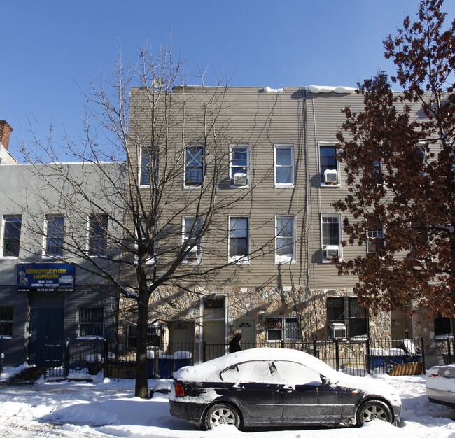 195 Irving Ave in Brooklyn, NY - Building Photo - Building Photo