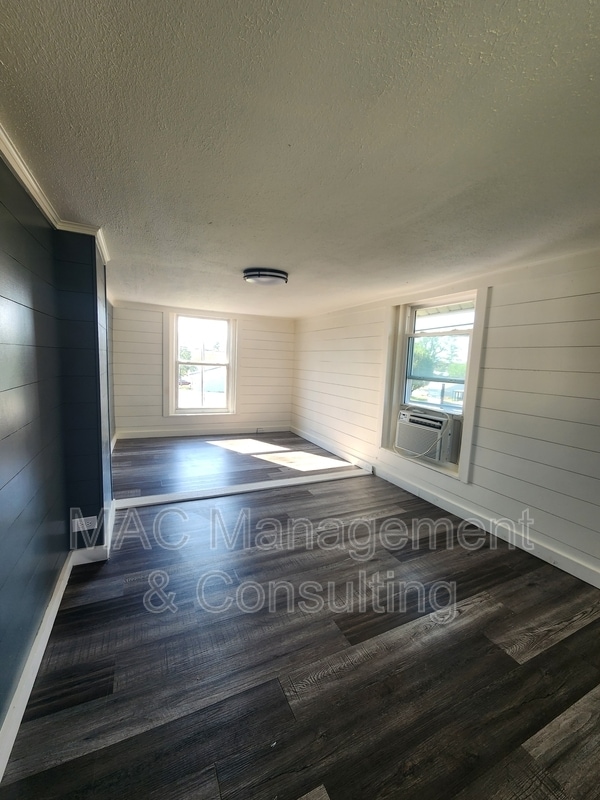 property at 228 S Walnut Ave