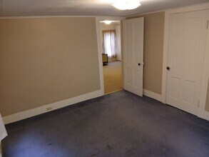 57 E Morris St in Bath, NY - Foto de edificio - Building Photo