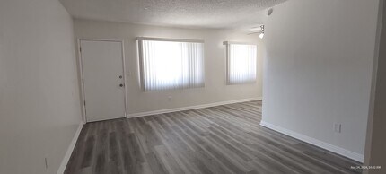 14800 Chadron Ave in Gardena, CA - Building Photo - Interior Photo