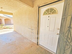411 Erin St in Pahrump, NV - Building Photo - Building Photo