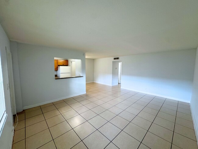 4160 21st St in Lauderdale Lakes, FL - Building Photo - Building Photo