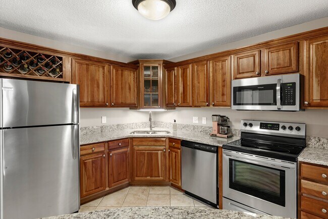 The Riverwood in Lilydale, MN - Foto de edificio - Building Photo
