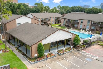 Crosby at Westchase Apartments in Houston, TX - Foto de edificio - Building Photo