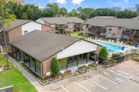 Crosby at Westchase Apartments in Houston, TX - Building Photo - Building Photo