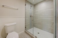 1917 Augusta Dr photo'