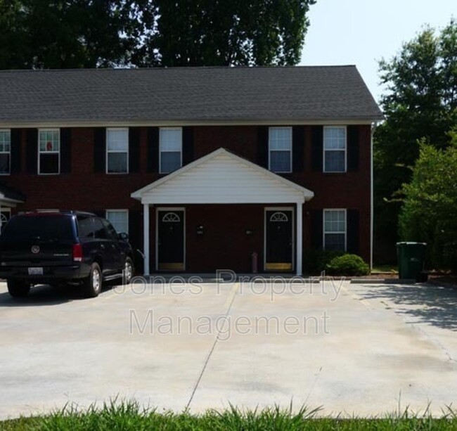 210 Swink St in China Grove, NC - Building Photo - Building Photo