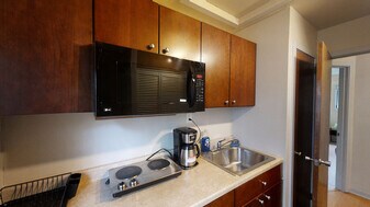 1556 Jones Dr in Ann Arbor, MI - Building Photo
